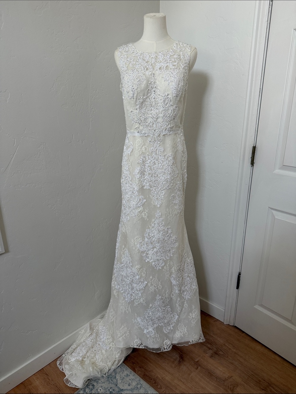 oleg cassini cwg667 Ivory Lace Sleeveless Wedding Dress